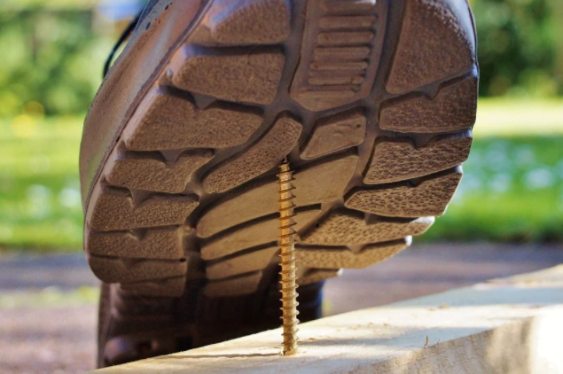 Safety Shoes Osh Screw Risk